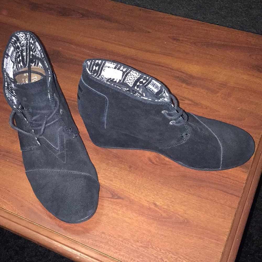 Toms